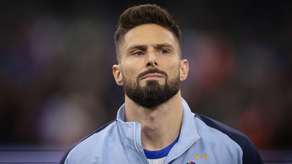 Olivier Giroud xếp thứ 4 