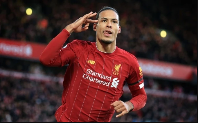 Hậu vệ hay nhất thế giới - Van Dijk đã giành nhiều danh hiệu quan trọng cùng câu lạc bộ Liverpool Hậu vệ hay nhất thế giới - Van Dijk đã giành nhiều danh hiệu quan trọng cùng câu lạc bộ Liverpool
