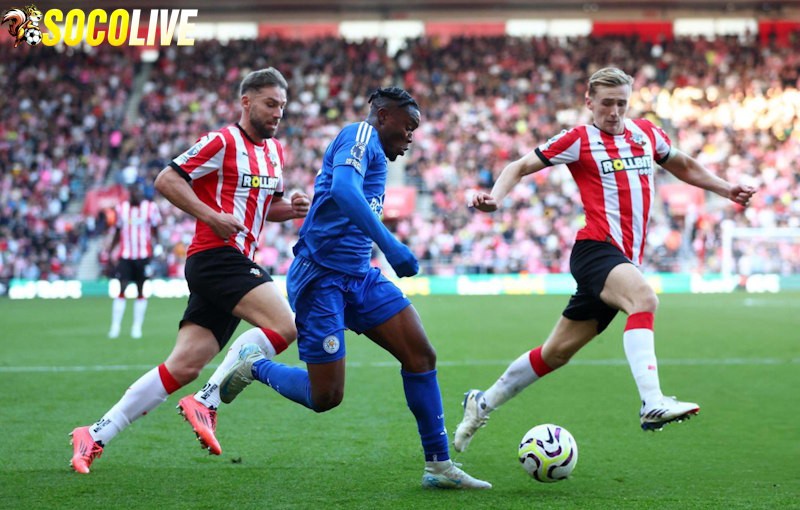 Leicester sẽ đối đầu với Southampton trên sân nhà tại vòng 35 Ngoại Hạng Anh